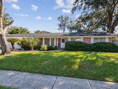 8605 LINCOLNSHIRE Road W