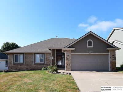 2505 Blackhawk Dr