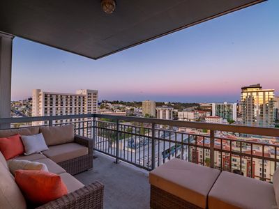 300 W Beech St Unit 1908