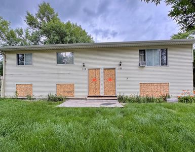 111 & 113 32nd Ave N