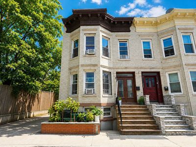 82 Kermit Pl