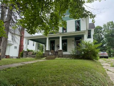 423 W Upton Ave