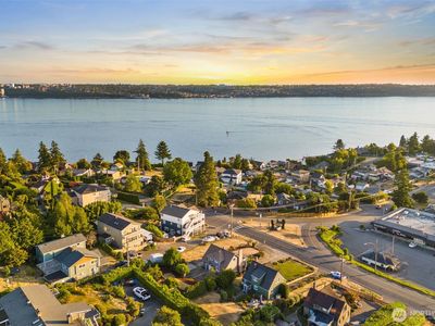 6607 East Side Drive NE