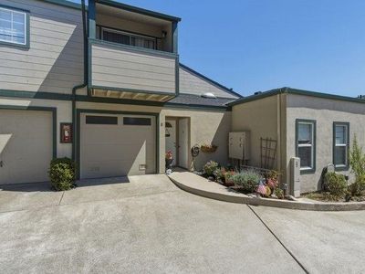 Property at 189 San Pablo Ct APT 8, Marina, CA