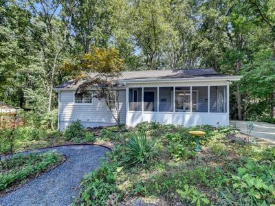 4660 Whispering Woods Dr