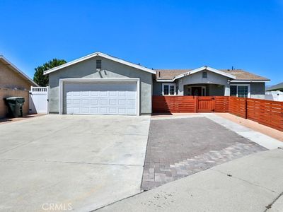 2876 N San Anselmo Ct