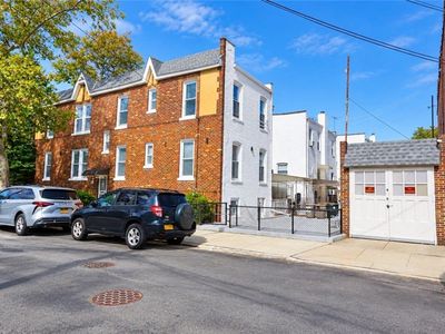 77 Stryker St