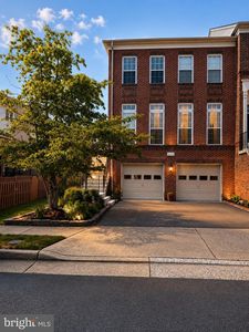 22016 Dilworth Sq
