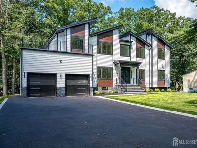 67 Falcon Rd