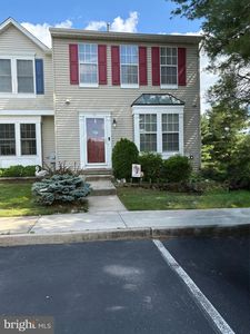 75 Pebble Ln