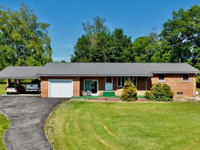 111 Crockett Ln