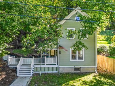 52 Evans St