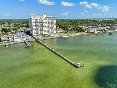 825 Bayshore Dr