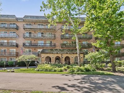 500 Redondo Dr APT 205