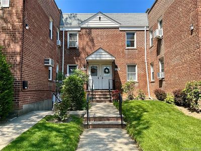 209-35 35th Ave. 35th #upper
