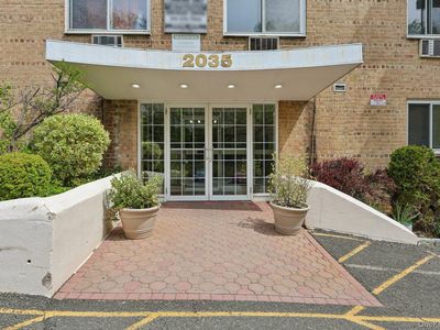 2035 Central Park Avenue #2V