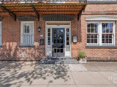 219 Abercorn Street #F3