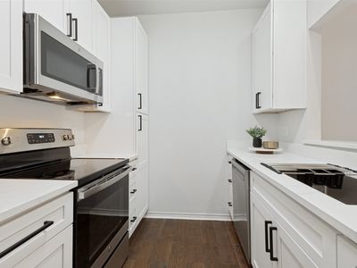 5701 Gaston Ave APT 4
