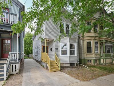 1711 N Astor STREET