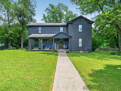 425 Main St
