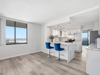 1633 Harmon Cove Tower