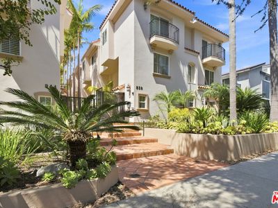 838 17th St APT 103