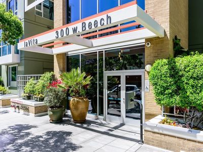 300 W Beech St Unit 1906