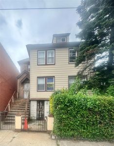 670 E 98th Street