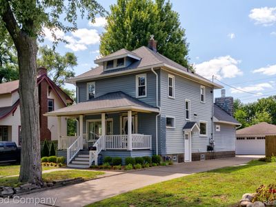 308 E Lawrence Ave