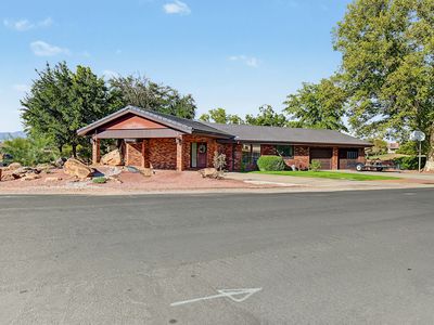 1137 W Goldenrod Cir