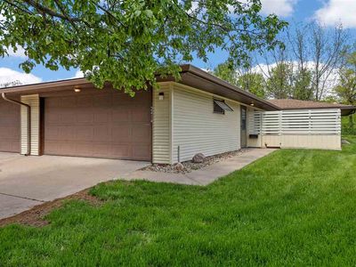 Property at 2414 Walden Ct, Iowa City, IA