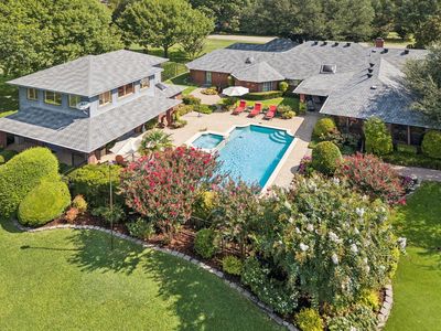 201 Oakwood Dr
