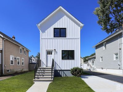 13 Columbus Ave