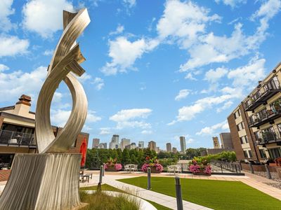 52 Groveland Ter #A406