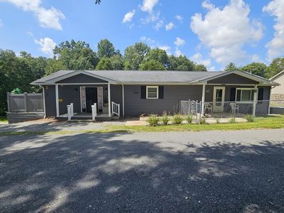 305 Willis Ave