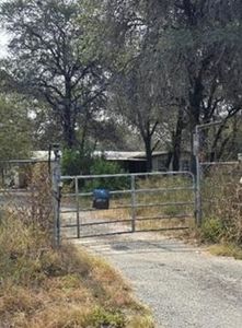 Property at 23722 Star Oaks Dr, Elmendorf, TX