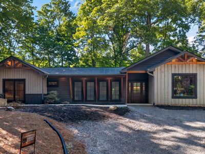 825 & 829 Willow Brook Way
