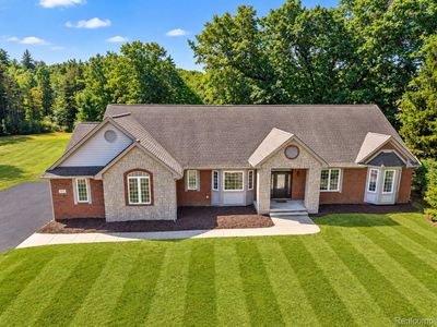 372 Hunters Ridge Dr