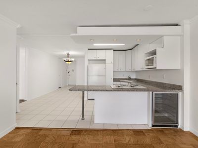 7004 Boulevard East #40G