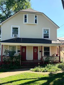 907/909 Rose Ct