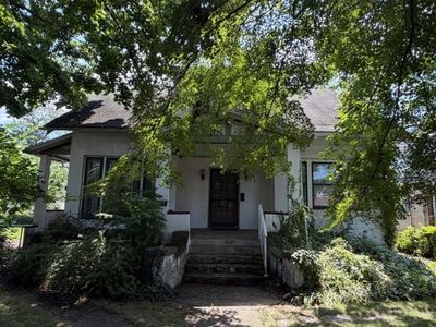 1008-10 E Front St