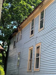 27 Moselle St