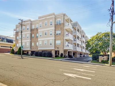 605 W Market St Unit 208