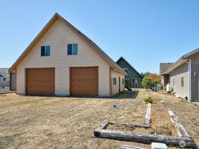 639 Lake Island Avenue SE