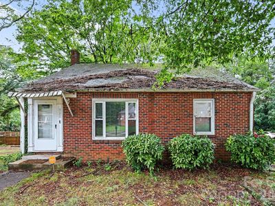 321 N Bost St