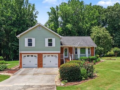 2019 Amherst Ln SE