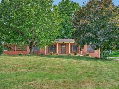 822 Parkersburg Tpke