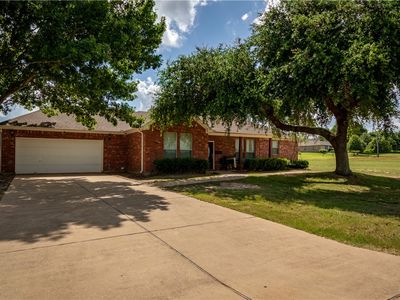 3 Meadows Dr