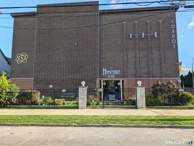 393 Laurel Avenue #302