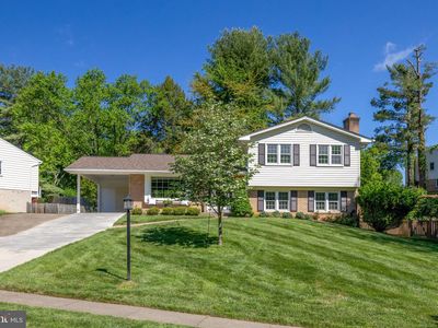 9622 Counsellor Dr NW